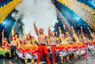 Quadrilha junina tradicional no Nordeste do Brasil